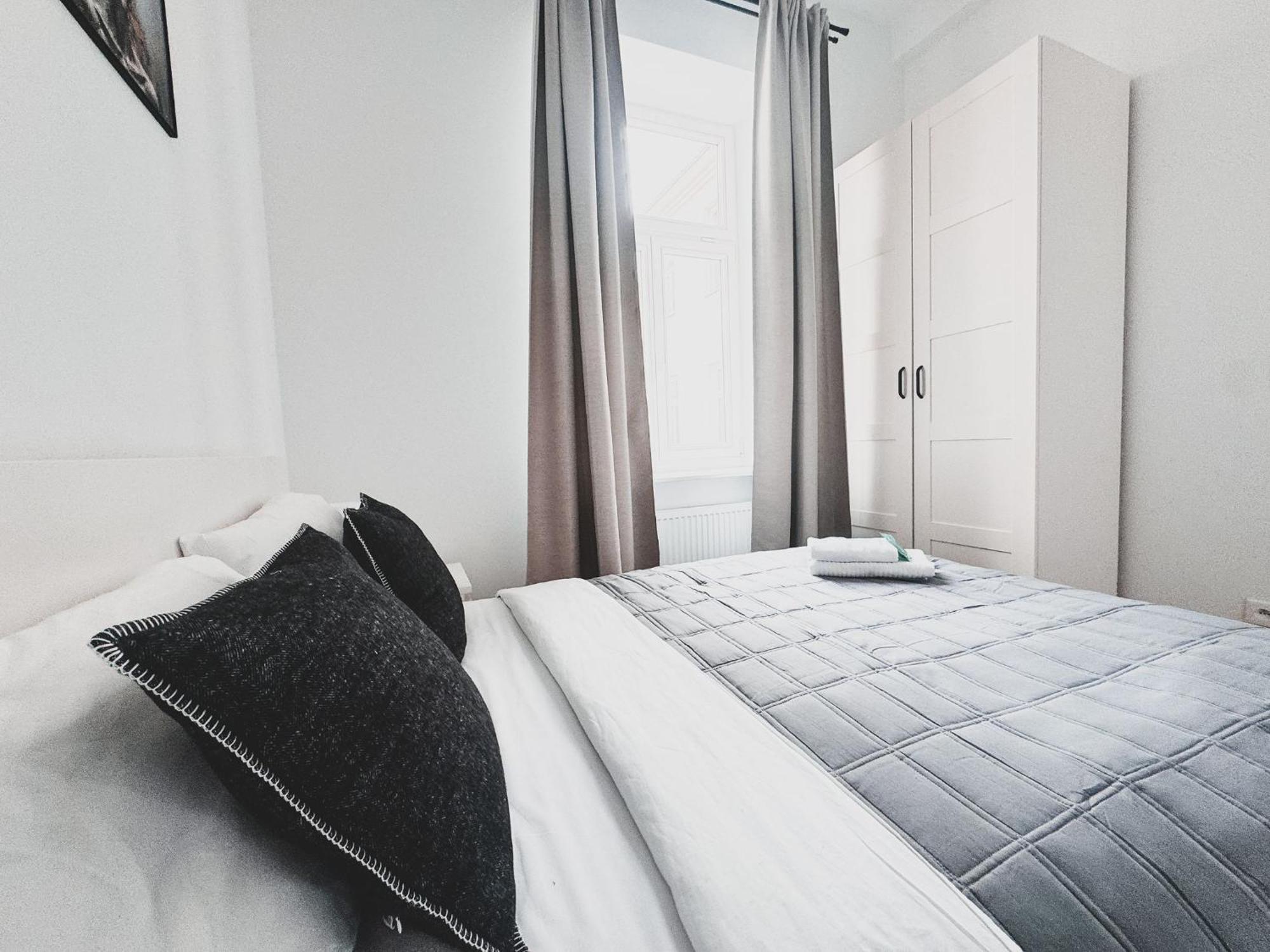 Luxury Design Apartments - Poznanska Warsaw City Center Екстер'єр фото